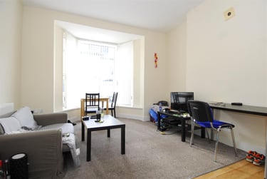 2 bed flat, 9 Seaton Avenue, Mutley, Plymouth, PL46QJ - Image 3